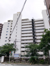 目黒区東山、マンションの外観画像です