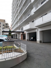 目黒区東山、マンションのエントランス画像です