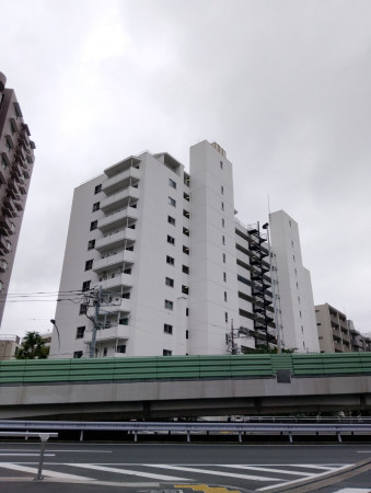 目黒区東山、マンションの外観画像です
