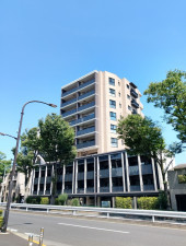 渋谷区大山町、マンションの外観画像です