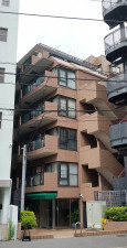 目黒区下目黒、マンションの外観画像です