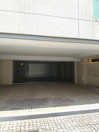 渋谷区元代々木町、マンションの駐車場画像です