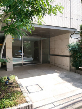 渋谷区元代々木町、マンションのエントランス画像です