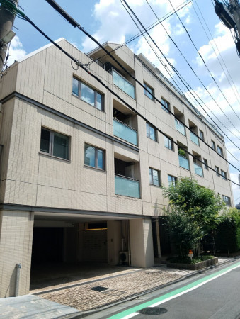 渋谷区元代々木町、マンションの外観画像です