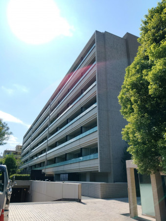 目黒区大橋、マンションの外観画像です