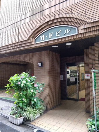 目黒区上目黒、マンションのエントランス画像です