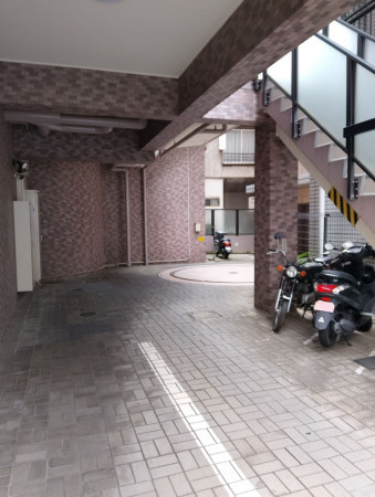 目黒区中目黒、マンションの駐車場画像です