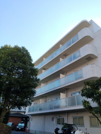 渋谷区幡ヶ谷、マンションの外観画像です