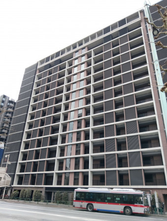 目黒区中目黒、マンションの外観画像です