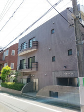 渋谷区大山町、マンションの外観画像です