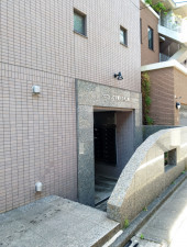 渋谷区大山町、マンションのエントランス画像です