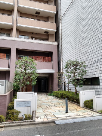 渋谷区渋谷、マンションのエントランス画像です