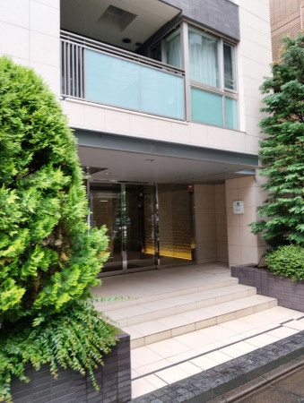 目黒区上目黒、マンションのエントランス画像です
