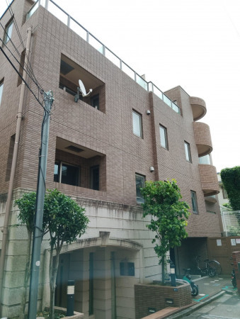 渋谷区代々木、マンションの外観画像です