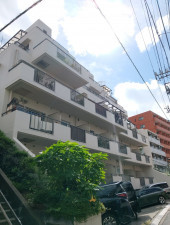 渋谷区円山町、マンションの外観画像です