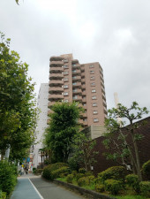目黒区目黒、マンションの外観画像です