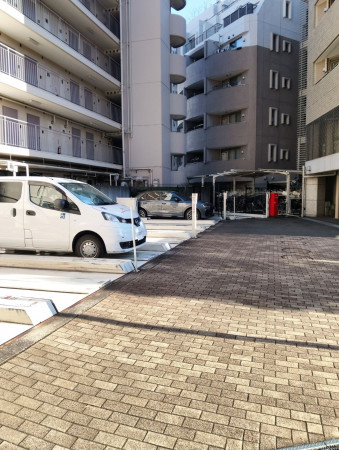 目黒区大橋、マンションの駐車場画像です