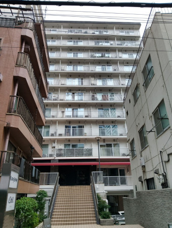 渋谷区円山町、マンションの外観画像です