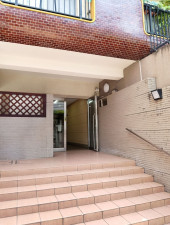 渋谷区代々木、マンションのエントランス画像です