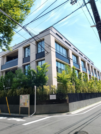 渋谷区大山町、マンションの外観画像です
