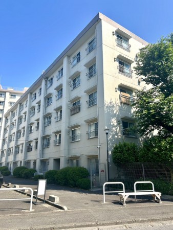 相模原市南区鵜野森、マンションの画像です