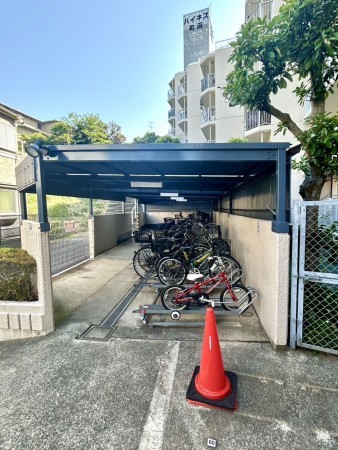 相模原市南区鵜野森、マンションの画像です