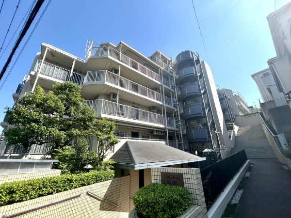 相模原市南区鵜野森、マンションの画像です