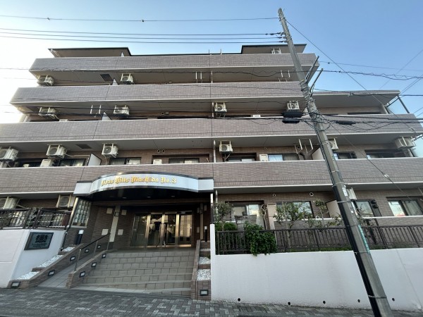 相模原市南区鵜野森、マンションの画像です