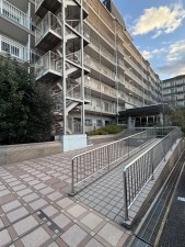 相模原市南区上鶴間本町、マンションの画像です