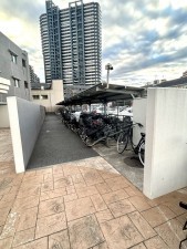 相模原市南区上鶴間本町、マンションの画像です