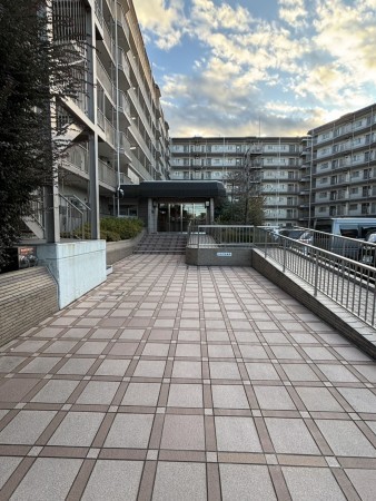 相模原市南区上鶴間本町、マンションの画像です