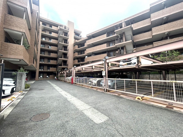 相模原市南区鵜野森、マンションの画像です