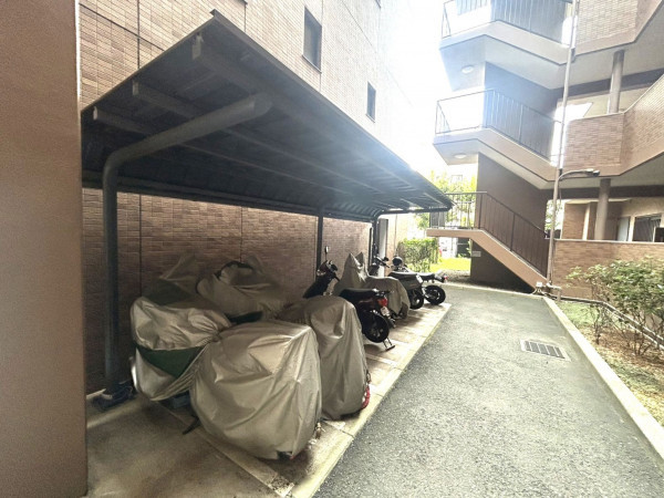 相模原市南区鵜野森、マンションの画像です