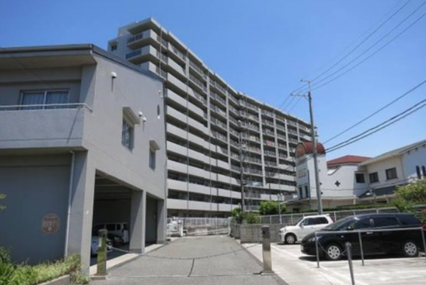 泉南市樽井、マンションの外観画像です