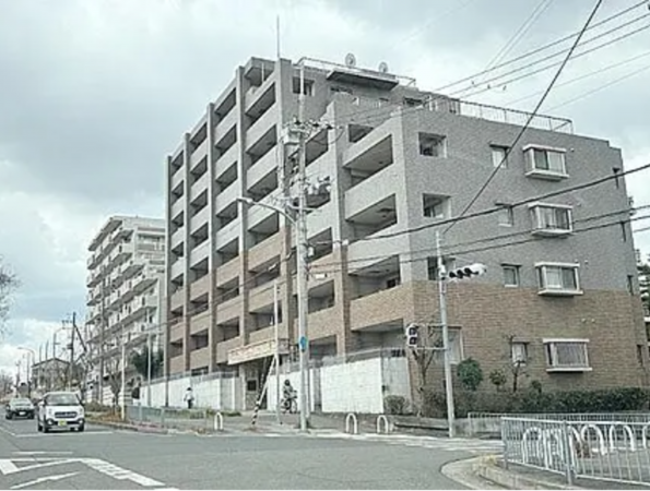 泉南市信達市場、マンションの外観画像です