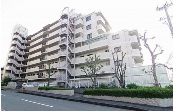 泉南市新家、マンションの外観画像です