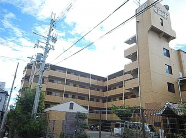 泉南市樽井、マンションの外観画像です