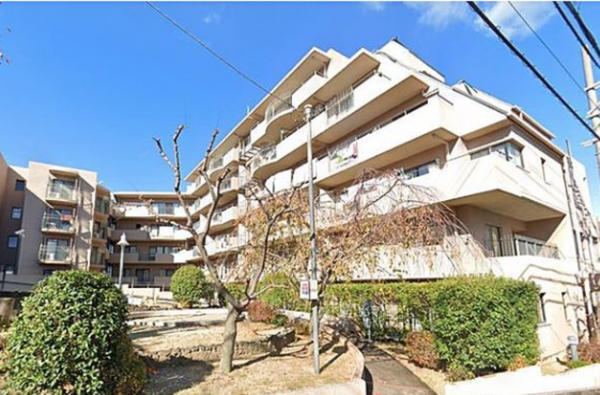 泉南市信達牧野、マンションの外観画像です