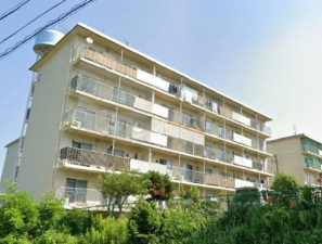 阪南市貝掛、マンションの外観画像です