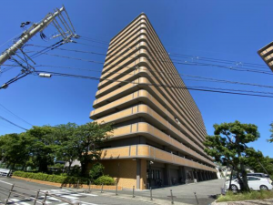 泉南市男里、マンションの外観画像です