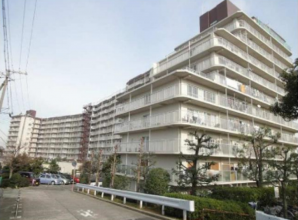 泉南市信達市場、マンションの外観画像です