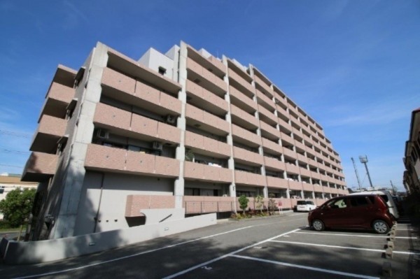 川西市清和台、マンションの外観画像です