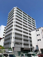 川西市中央町、マンションの外観画像です