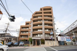 川西市小戸、マンションの外観画像です