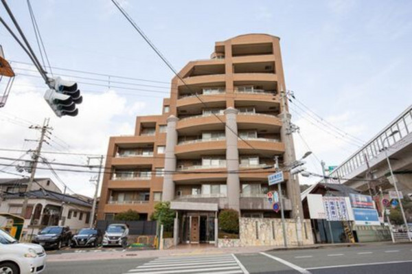 川西市小戸、マンションの外観画像です
