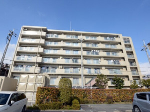 川西市丸の内町、マンションの外観画像です