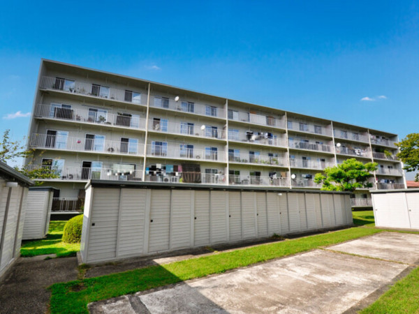 川西市清和台、マンションの外観画像です