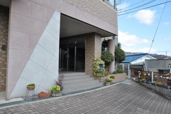 川西市加茂、マンションの画像です