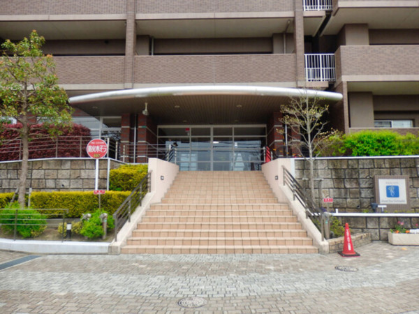 川西市見野、マンションの画像です