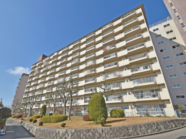 川西市向陽台、マンションの外観画像です